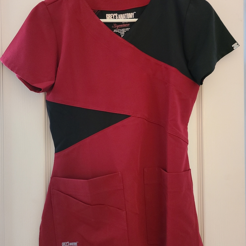 Scrub top
